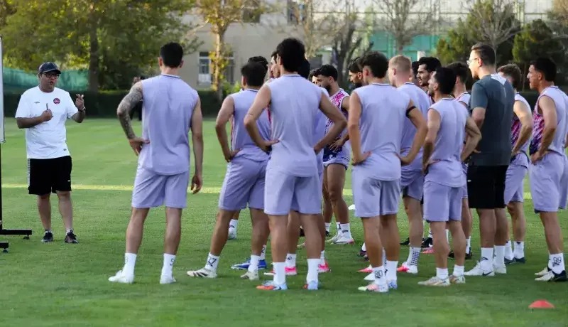 پایان اردوی دو هفته‌ای تراکتور در تهران