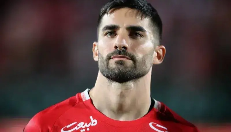 پست جدایی مدافع سرخ‌ها؛ خداحافظی میلاد محمدی با پرسپولیس