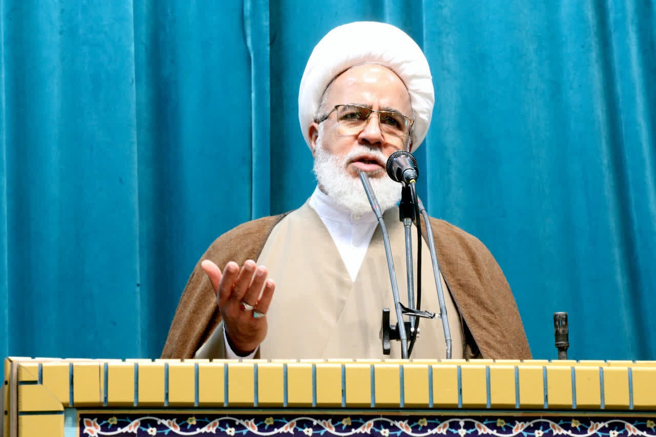 امام جمعه کرمانشاه: ملت ایران اجازه دخالت بیگانگان را نمی‌دهد