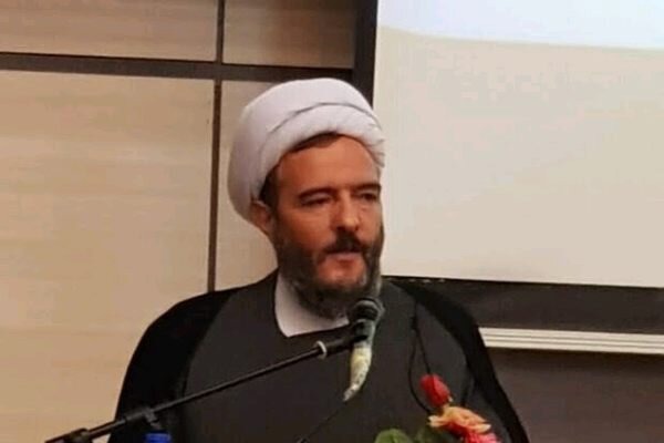 خورشیدی: پیامبر(ص) الگوی ما در اخلاق، مهربانی و وحدت است