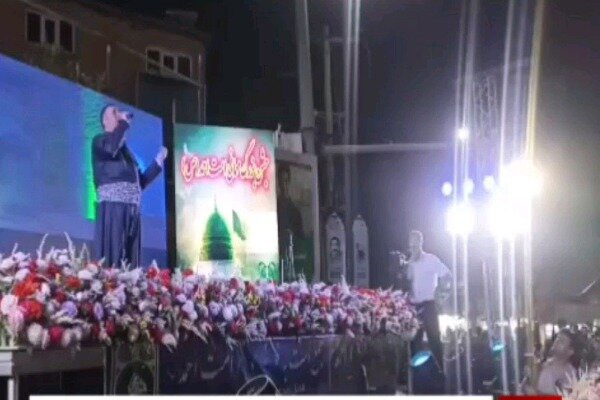 اجرای پیام عزیزی در جشن مهمانی امت احمد