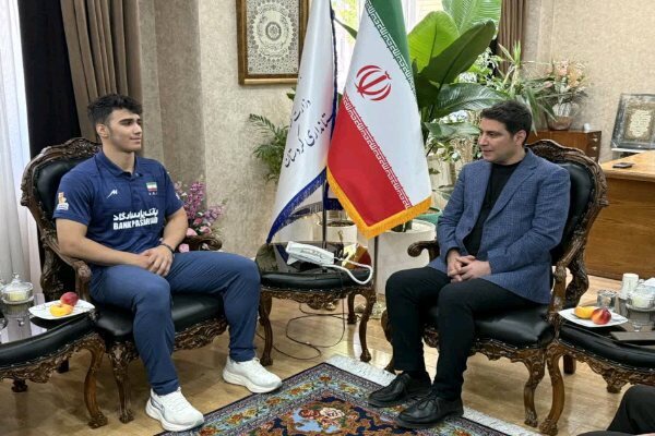 قهرمان نوجوان مریوانی با حمایت استانداری صاحب زمین یا خانه می‌شود