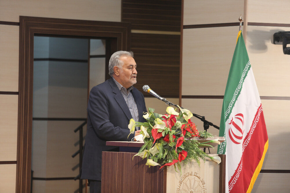 سهل آبادی: تولیدکنندگان در سخت‌ترین شرایط پای تولید ایستاده‌اند