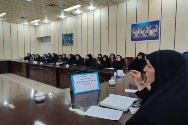 میرزایی:«مادر کُرد» حلقه پیوند نسل‌ها در انتقال زبان و هویت فرهنگی است