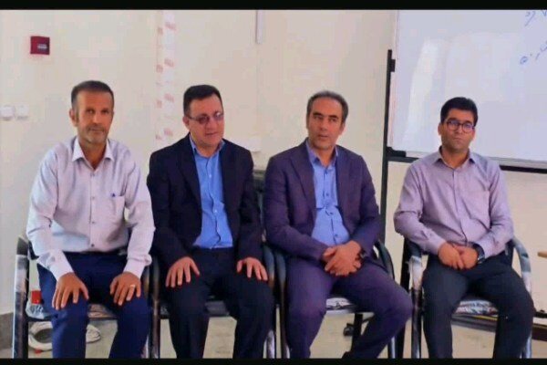 محمدزاده: بیجار ظرفیت تبدیل شدن به قطب طراحی فرش کردستان را دارد
