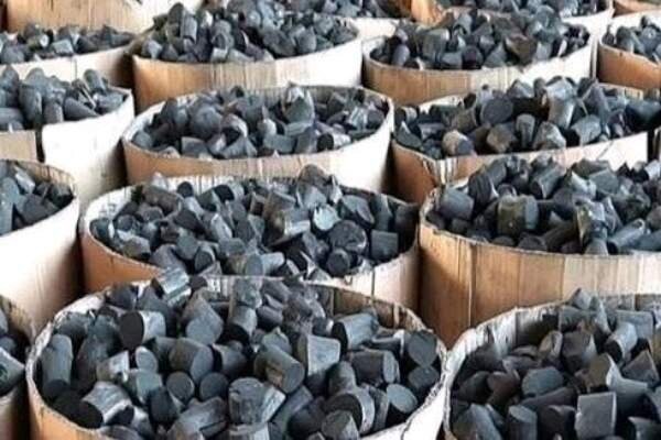 مفاخری: ۷۰۰ کیلوگرم زغال بلوط قاچاق در کامیاران کشف و توقیف شد