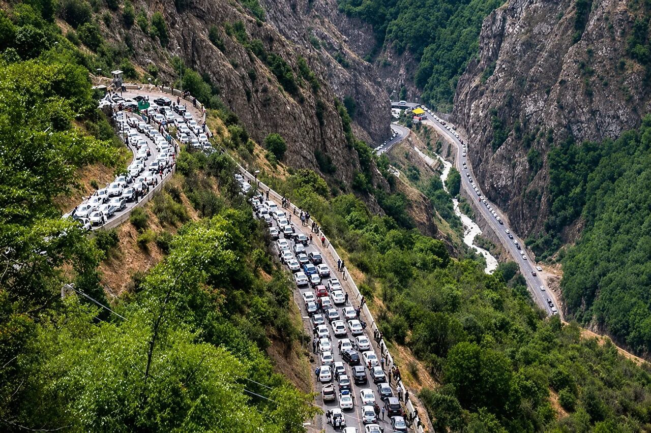 ترافیک سنگین در راه‌های مازندران؛ هراز مقطعی یک‌طرفه شد