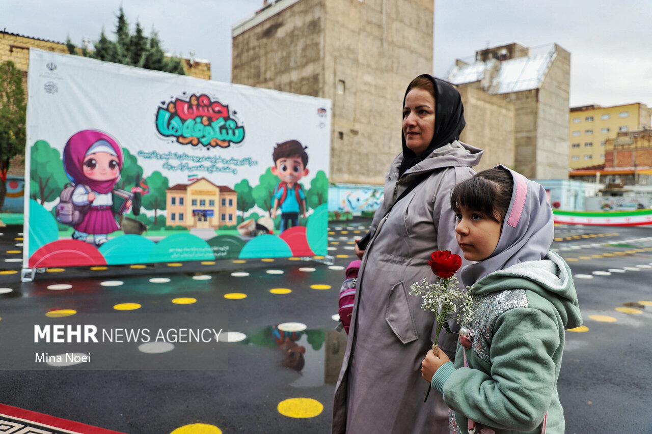 جشن شکوفه‌ها در مدارس کردستان برگزار می‌شود