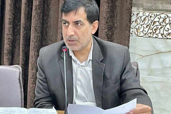 توزیع ۶۲۰ بسته تحصیلی میان دانش‌آموزان خانواده‌های زندانیان کردستان
