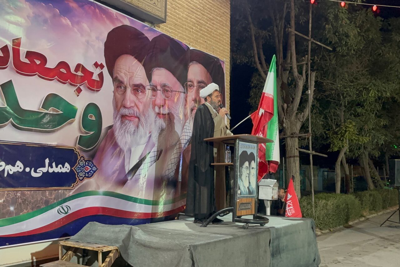 خورشیدی:حضور مردم در اجتماعات شبانه نشانه‌ای ازحمایت انقلاب اسلامی است