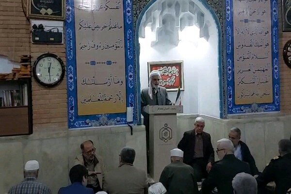 ماموستا رستمی: مدیران مشکلات مردم را از نزدیک لمس کنند