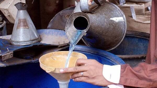 شارژ سهمیه نفت سفید خانوارهای ایلام