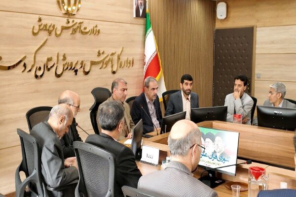 حسینی: نماز باید در صدر برنامه‌های تربیتی مدارس کردستان قرار گیرد