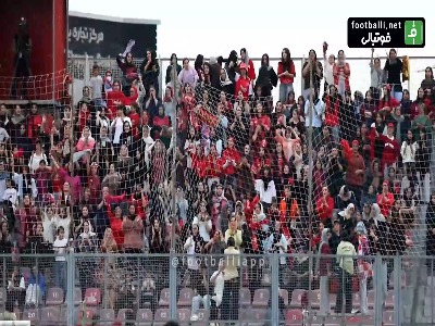 تشویق نساجی توسط بانوان هوادار این تیم