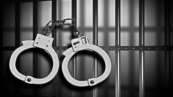 قاتل متواری و همدستش در میبد دستگیر شد