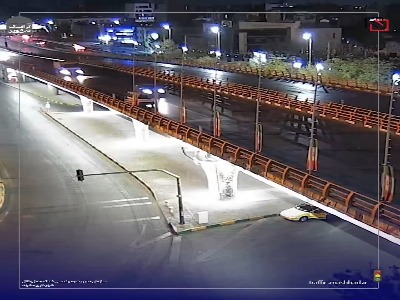 توقف ناایمن یک وانت در پل آزادی مشهد حادثه آفرید