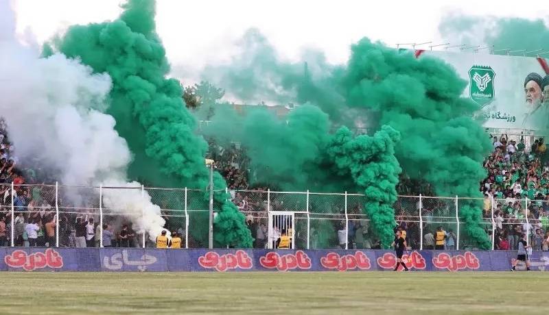 دود سبز، استقبال ویژه خیبری‌ها از پرسپولیس!