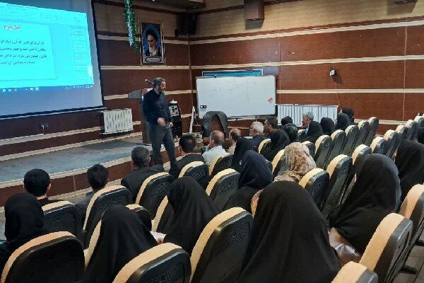 حجت‌الاسلام کرمی: کارگاه تدبر در قرآن کریم در گیلانغرب برگزار شد