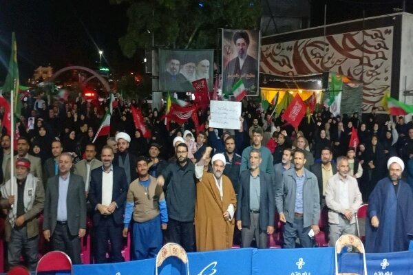 موج ۲۳۷ اجتماع شبانه سنندج با شعارهای انقلابی و حمایت از ایران