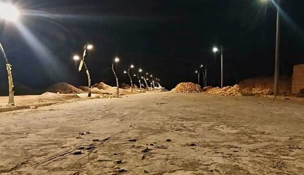 چراغ‌های توسعه گردشگری در مسیر دستکند تاریخی خِنجین روشن شد