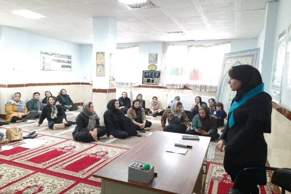 برگزاری کارگاه خانواده موفق با محوریت تقویت مهارت‌های والدگری در سنندج
